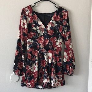 Long sleeves size S romper